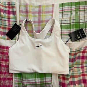 Nike Swoosh Bra